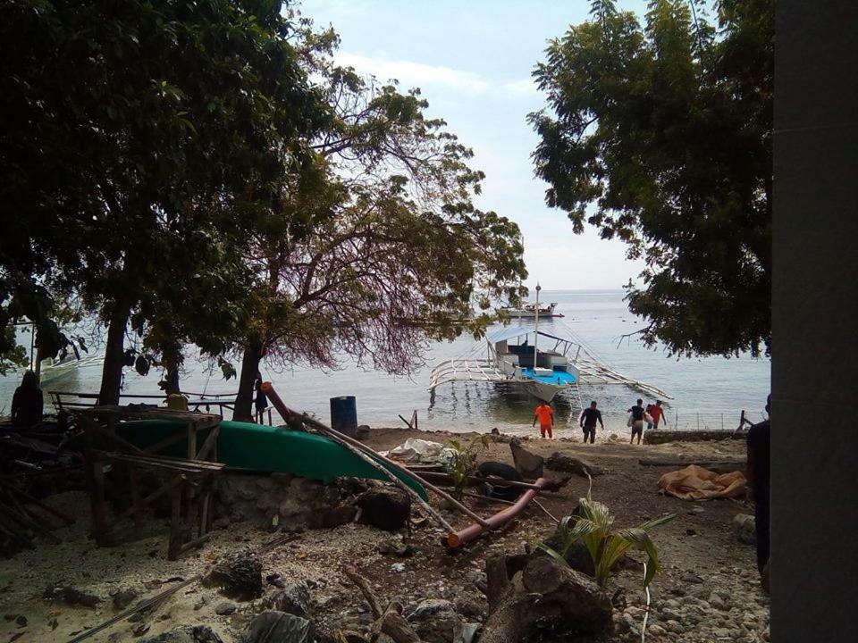 Mother Teresa Rooms And Restaurant Oslob Exterior photo